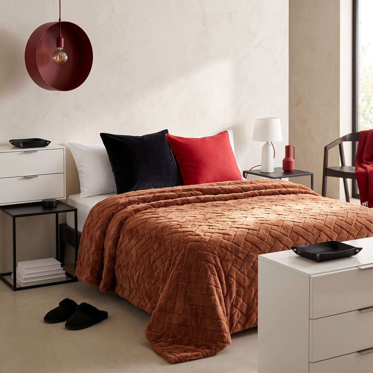 Koc Caro 200x220 cegła – lekkość i trwałość materiału