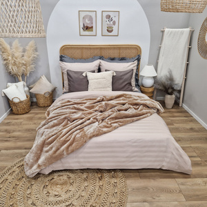 Koc 160 x 200 Akrylowy Jednolity Ciepły Yasemin 01