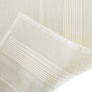 Komplet Ręczników Bambo Moreno Krem- 550g/m2 