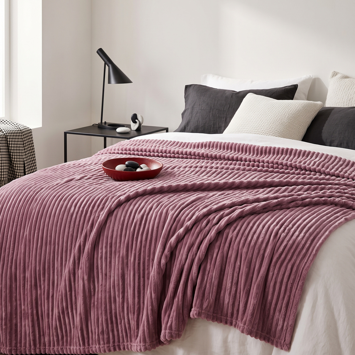 Koc Cadence – wymiary 200x220 cm i uniwersalne zastosowanie