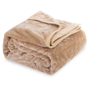 Koc 160 x 200 Akrylowy Jednolity Ciepły Yasemin 01