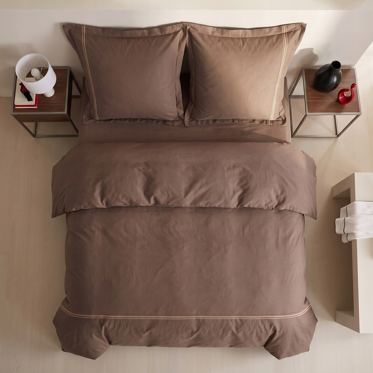 Pościel Lumera z ozdobnym haftem i zamkiem błyskawicznym
